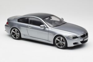 BMW M6 E63 Silver Harmaa Kyosho 1:18 08703GR Metalli — kuva 6 / 8