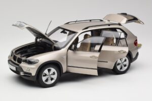 BMW X5 E70 4.8i Platinum Pronssi Metallic Kyosho 1:18 80430413413 Metalli — kuva 2 / 8