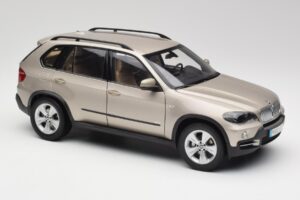 BMW X5 E70 4.8i Platinum Pronssi Metallic Kyosho 1:18 80430413413 Metalli — kuva 6 / 8