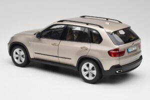 BMW X5 E70 4.8i Platinum Pronssi Metallic Kyosho 1:18 80430413413 Metalli — kuva 7 / 8