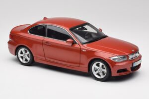 BMW 1 E82 Coupe Oranssi Kyosho 1:18 80430427064 Metalli — kuva 6 / 8