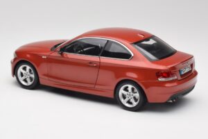BMW 1 E82 Coupe Oranssi Kyosho 1:18 80430427064 Metalli — kuva 7 / 8