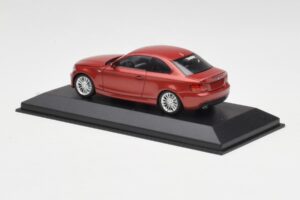 BMW 1M E82 Oranssi Minichamps 1:43 413020023 Metalli — kuva 3 / 5