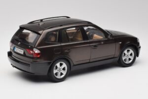 BMW X3 E83 3.0d Tummanharmaa Metallic Kyosho 1:18 80430300736 Metalli — kuva 3 / 8