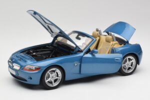 BMW Z4 E85 Maldives Blue Bburago 1:18 34046BLUE Metalli — kuva 2 / 8