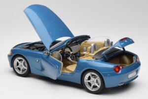 BMW Z4 E85 Maldives Blue Bburago 1:18 34046BLUE Metalli — kuva 5 / 8
