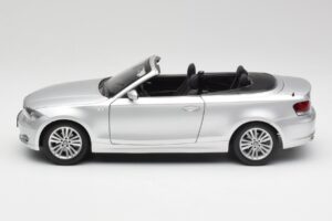 BMW 135i E88 Avoauto Titan Hopea Kyosho 1:18 80430427021 Metalli — kuva 4 / 8