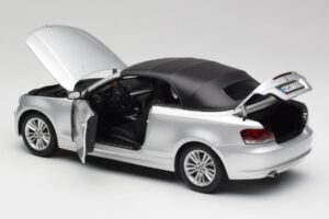 BMW 135i E88 Avoauto Titan Hopea Kyosho 1:18 80430427021 Metalli — kuva 5 / 8