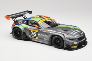 BMW Z4 E89 GT3 #76 Schubert Motorsport Dubai 24 Hours 2014 Minichamps 1:18 151142376 Metalli — kuva 4 / 6