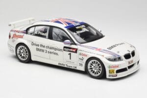 BMW E90 320si #1 A. Priaulx WTCC Champion 2006 Kyosho 1:18 80430429067 Metalli — kuva 6 / 8