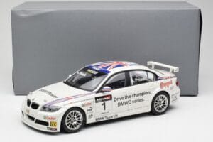 BMW E90 320si #1 A. Priaulx WTCC Champion 2006 Kyosho 1:18 80430429067 Metalli — kuva 8 / 8