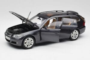 BMW 330i E91 Touring Tummanharmaa Kyosho 1:18 80430394360 Metalli — kuva 2 / 8