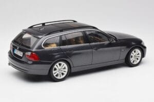 BMW 330i E91 Touring Tummanharmaa Kyosho 1:18 80430394360 Metalli — kuva 3 / 8