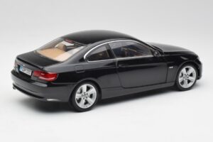 BMW 3 E92 Coupe Musta Kyosho 1:18 80430407222 Metalli — kuva 3 / 8