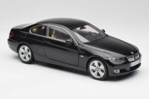 BMW 3 E92 Coupe Musta Kyosho 1:18 80430407222 Metalli — kuva 6 / 8