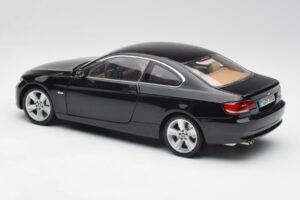 BMW 3 E92 Coupe Musta Kyosho 1:18 80430407222 Metalli — kuva 7 / 8