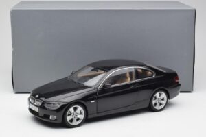 BMW 3 E92 Coupe Musta Kyosho 1:18 80430407222 Metalli — kuva 8 / 8