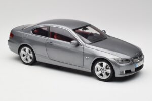 BMW 330i E92 Coupe Harmaa Metallic Kyosho 1:18 80430407220 Metalli — kuva 6 / 8