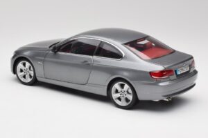 BMW 330i E92 Coupe Harmaa Metallic Kyosho 1:18 80430407220 Metalli — kuva 7 / 8
