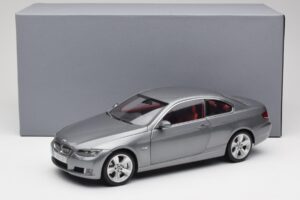BMW 330i E92 Coupe Harmaa Metallic Kyosho 1:18 80430407220 Metalli — kuva 8 / 8