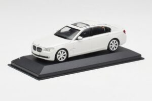 BMW 750Li F02 Valkoinen Minichamps 1:43 80420445201 Metalli — kuva 2 / 5