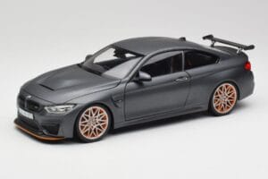 BMW M4 F82 GTS Frozen Harmaa Minichamps 1:18 80432411555 Metalli