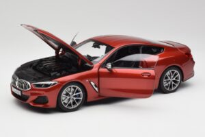 BMW M850i G15 Oranssi Metallic Norev 1:18 183285 Metalli — kuva 2 / 8