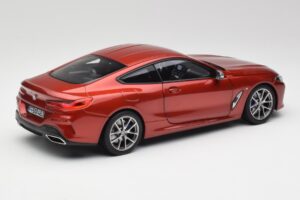 BMW M850i G15 Oranssi Metallic Norev 1:18 183285 Metalli — kuva 3 / 8