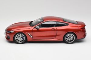 BMW M850i G15 Oranssi Metallic Norev 1:18 183285 Metalli — kuva 4 / 8