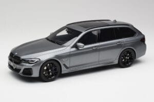 BMW G61 530e M Sport Touring Mineral Harmaa GT Spirit 1:18 GT485 Hartsi