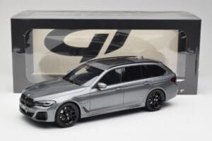 BMW G61 530e M Sport Touring Mineral Harmaa GT Spirit 1:18 GT485 Hartsi — kuva 6 / 6