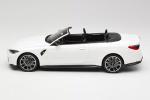 BMW M4 G82 Avoauto Alpine White Minichamps 1:18 155021031 Metalli — kuva 3 / 6