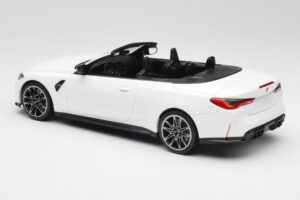 BMW M4 G82 Avoauto Alpine White Minichamps 1:18 155021031 Metalli — kuva 5 / 6