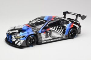 BMW M4 GT3 G82 #1 Test Version 2021 Minichamps 1:18 113222003 Metalli