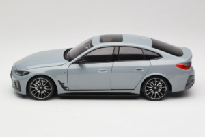 BMW i4 G26 Grey Metallic Minichamps 1:18 110023010 Metalli — kuva 4 / 8