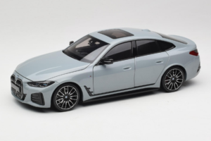 BMW i4 G26 Grey Metallic Minichamps 1:18 110023010 Metalli