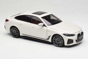 BMW i4 M50 G26 Alpine White Minichamps 1:18 110023011 Metalli — kuva 6 / 8