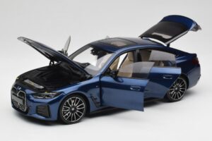 BMW i4 M50 G26 Portimao Blue Minichamps 1:18 110023012 Metalli — kuva 2 / 8