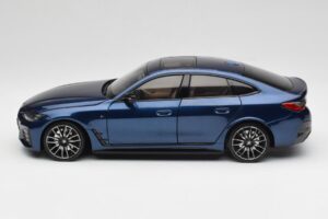 BMW i4 M50 G26 Portimao Blue Minichamps 1:18 110023012 Metalli — kuva 4 / 8