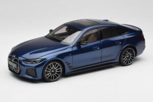 BMW i4 M50 G26 Portimao Blue Minichamps 1:18 110023012 Metalli