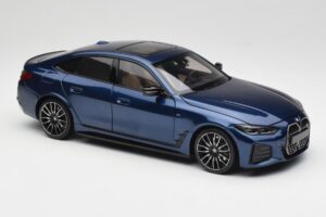 BMW i4 M50 G26 Portimao Blue Minichamps 1:18 110023012 Metalli — kuva 6 / 8