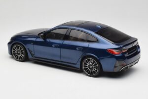 BMW i4 M50 G26 Portimao Blue Minichamps 1:18 110023012 Metalli — kuva 7 / 8