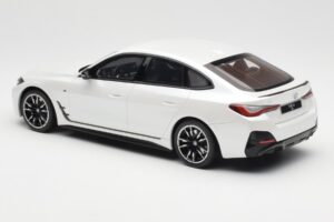 BMW i4 M50 G26 Mineral Valkoinen Metallic Otto 1:18 OT1074 Hartsi — kuva 5 / 6