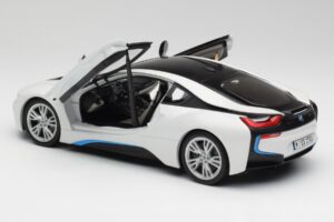 BMW i8 Crystal Valkoinen Paragon 1:18 80432336841 Metalli — kuva 5 / 8