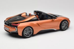 BMW i8 Roadster E-Kupari Minichamps 1:18 80432454784 Metalli — kuva 2 / 6