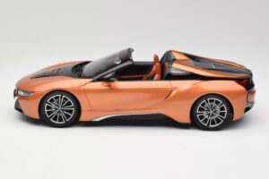 BMW i8 Roadster E-Kupari Minichamps 1:18 80432454784 Metalli — kuva 3 / 6