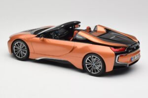 BMW i8 Roadster E-Kupari Minichamps 1:18 80432454784 Metalli — kuva 5 / 6