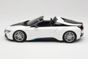 BMW i8 Roadster I15 Valkoinen Metallic Minichamps 1:18 155027031 Metalli — kuva 3 / 6