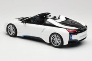 BMW i8 Roadster I15 Valkoinen Metallic Minichamps 1:18 155027031 Metalli — kuva 5 / 6