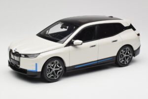 BMW iX Alpine White Minichamps 1:18 110023102 Metalli